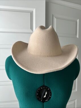 Felt Cream Cowgirl Hat
